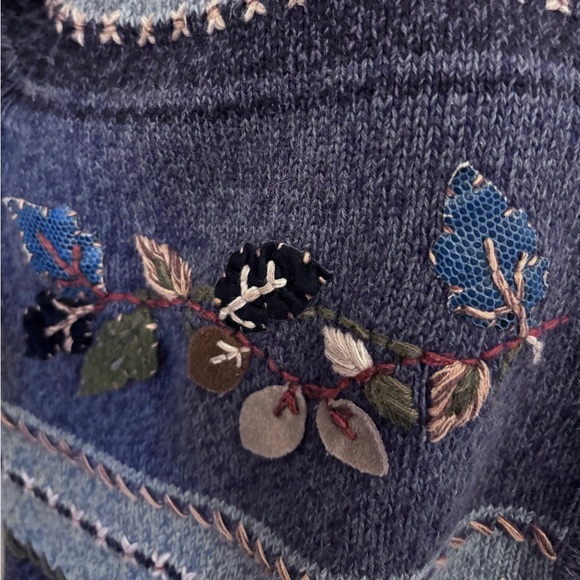 Vintage 90’s Blue Leaf Embroidered Cottagecore Cardigan - Picture 5 of 9